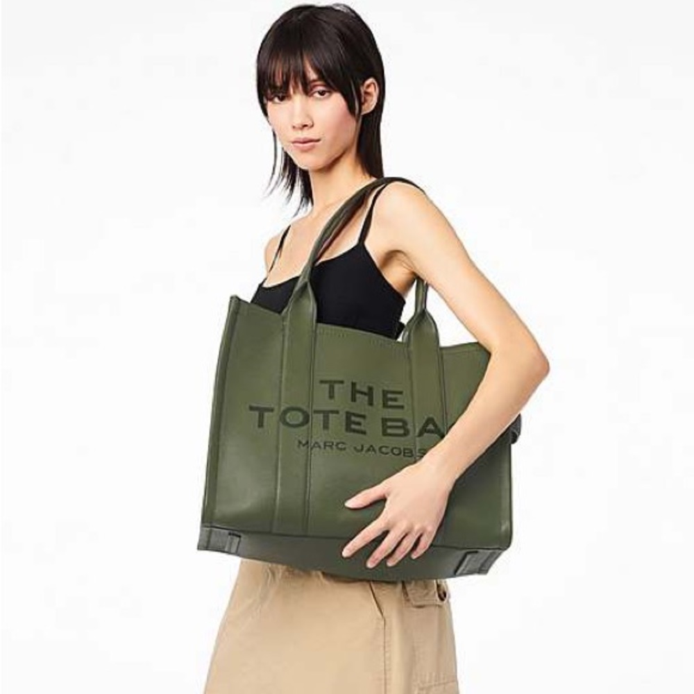 Brand new with tags Marc jacobs the tote bag leather large bronze green tote